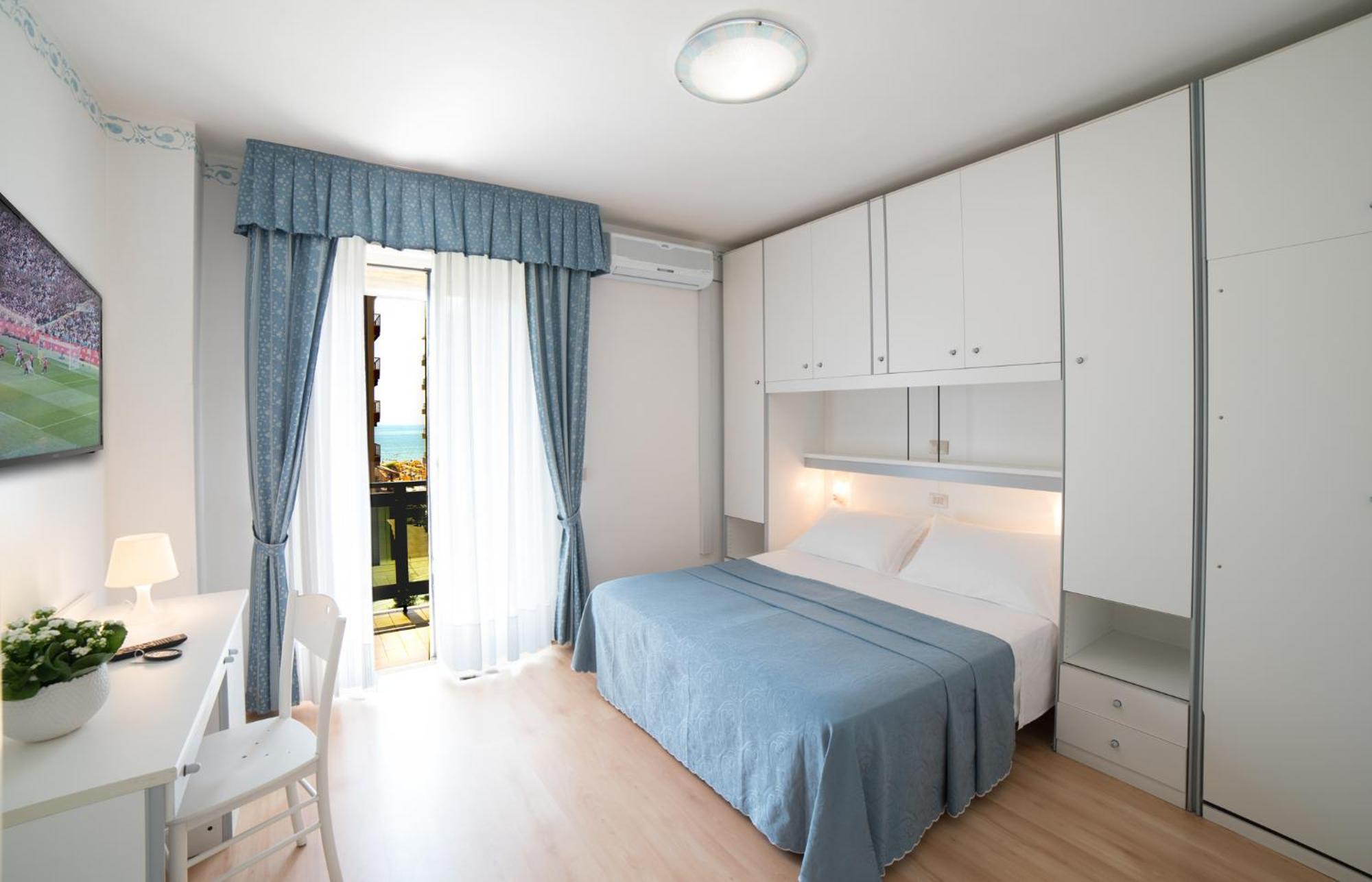 Hotel Laurin Lido di Jesolo Exterior photo